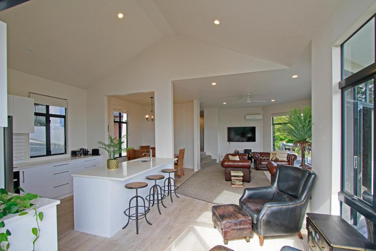 Tahi Lodge - Matakana Coast Snells Beach Exterior photo